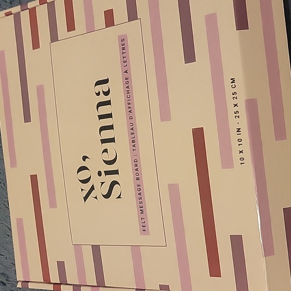 Felt Message Board - Picture 1 of 4